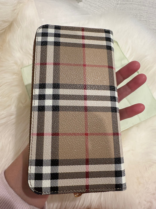Burberry Long Zippy Wallet